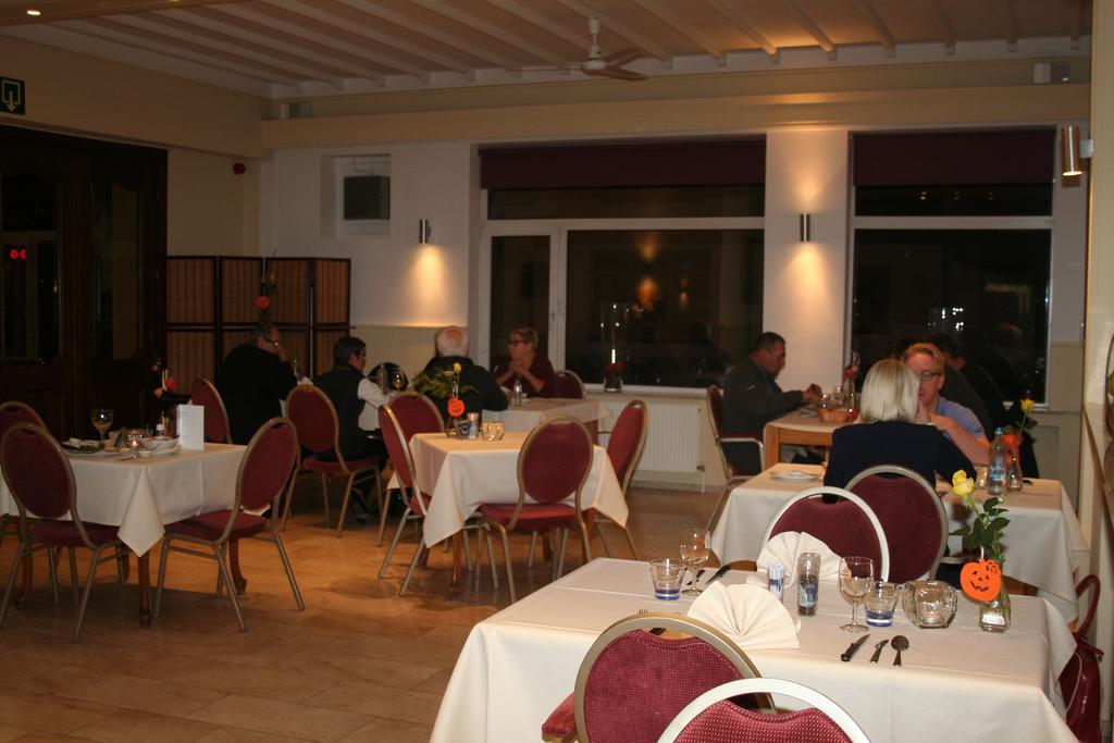 Hotel Admiraal Lanaken Esterno foto